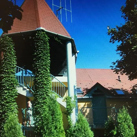 Sweethome Apartman Орфю